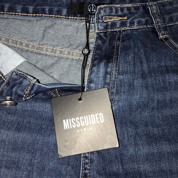 Misguided High Rise Mom Jean - Picture 2 of 4